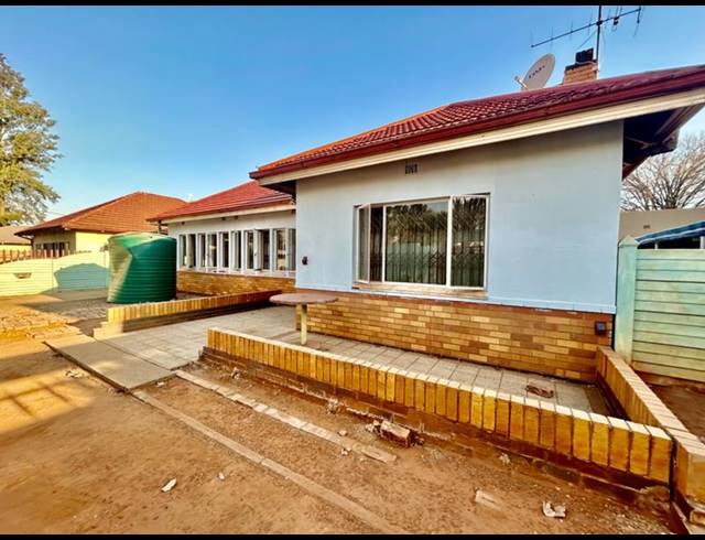 3 BEDROOM HOUSE FOR SALE IN VANDERBIJLPARK CE 1